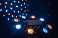 Showtec Titan Strobe FLEX FX, Set aus 8x 100 W LED-Stroboskopen + Steuerung